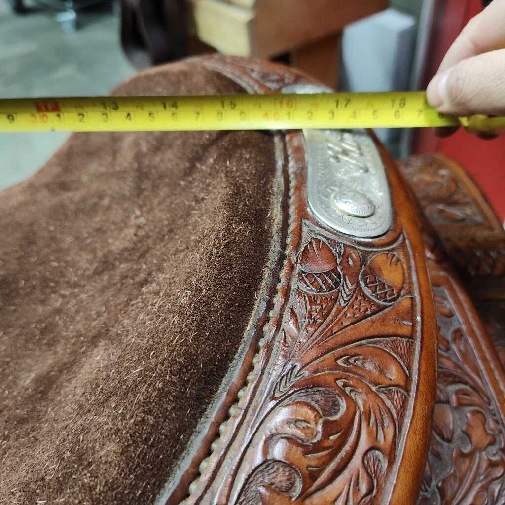 Saddle Show Broken Horn Brand