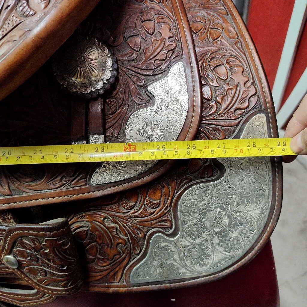 Saddle Show Broken Horn Brand