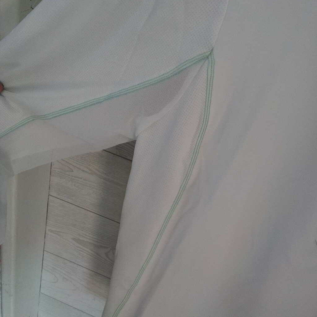 Collar and long sleeve