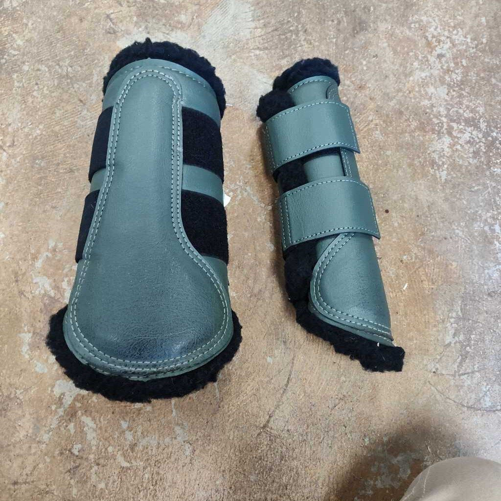 Brushing Boots with fleece