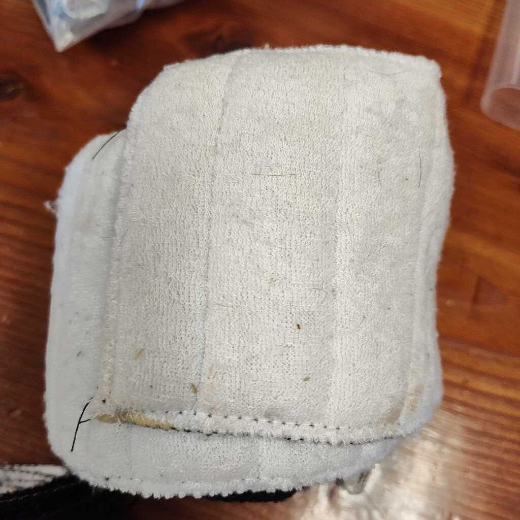 leg wraps polo