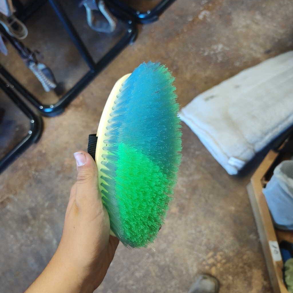 Soft bristle brush