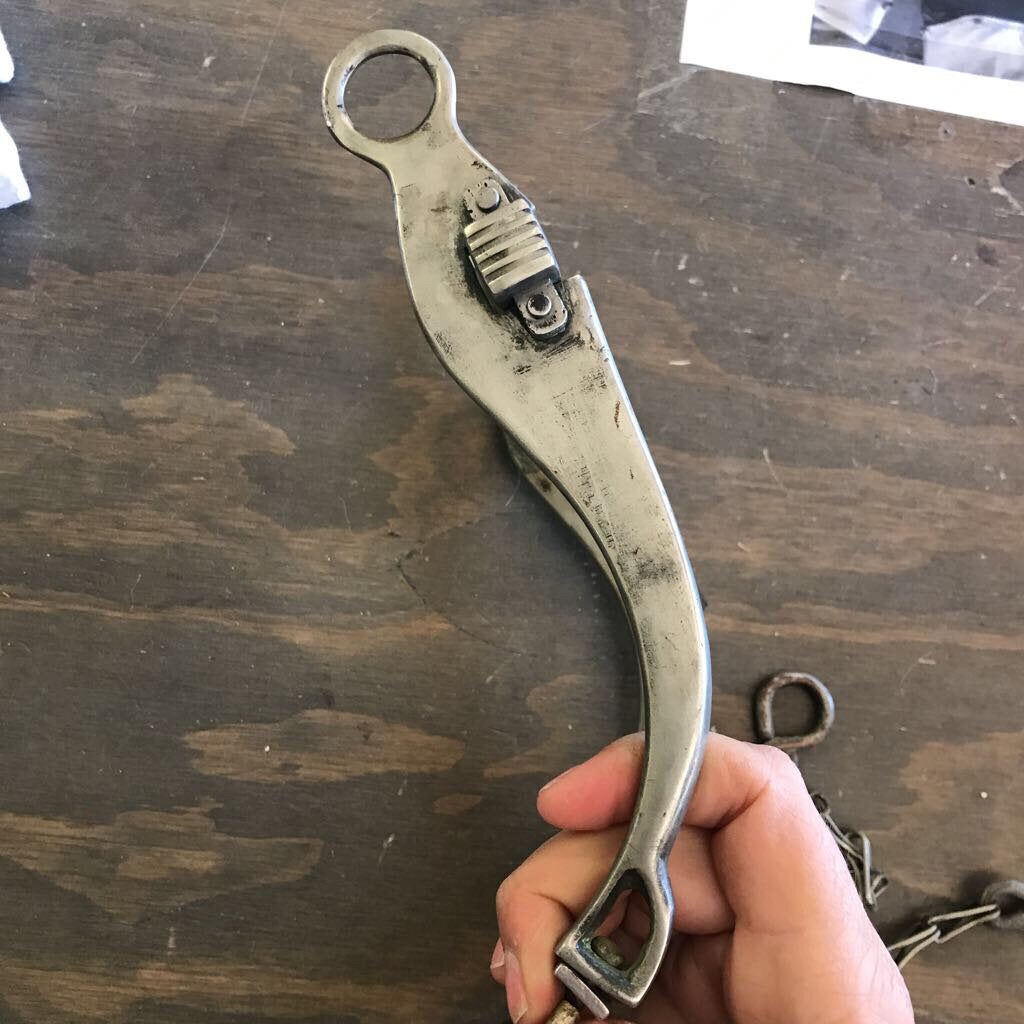 Solid mouth with roller sliester