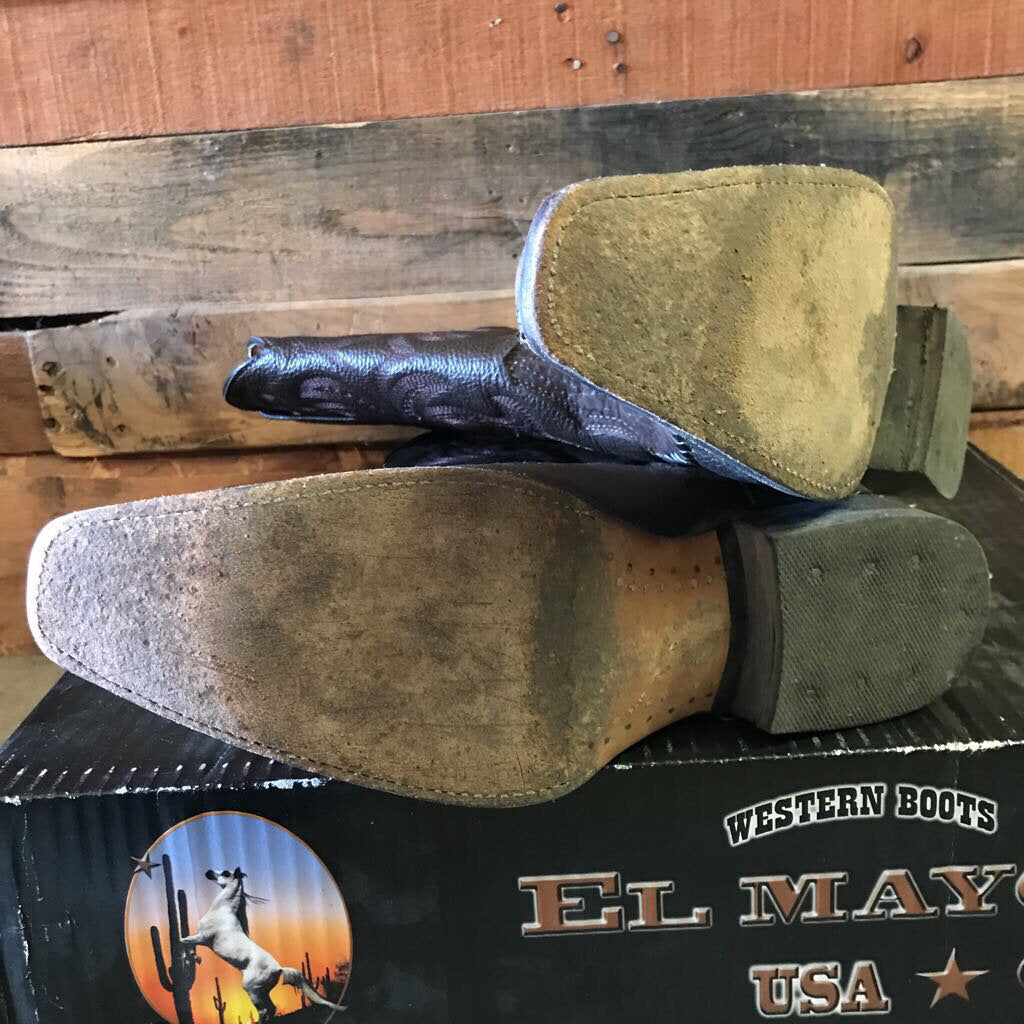 Western snip toe boots