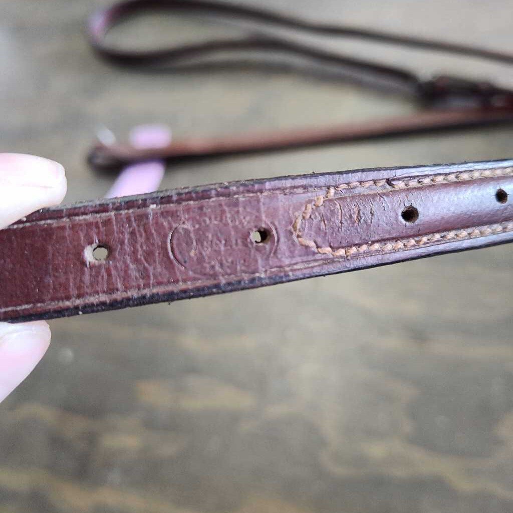 English standing martingale
