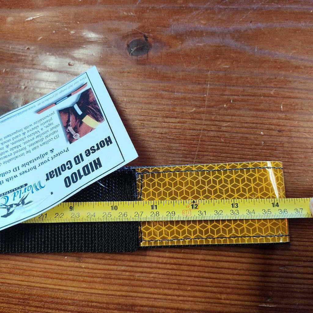 Horse safety neck collars