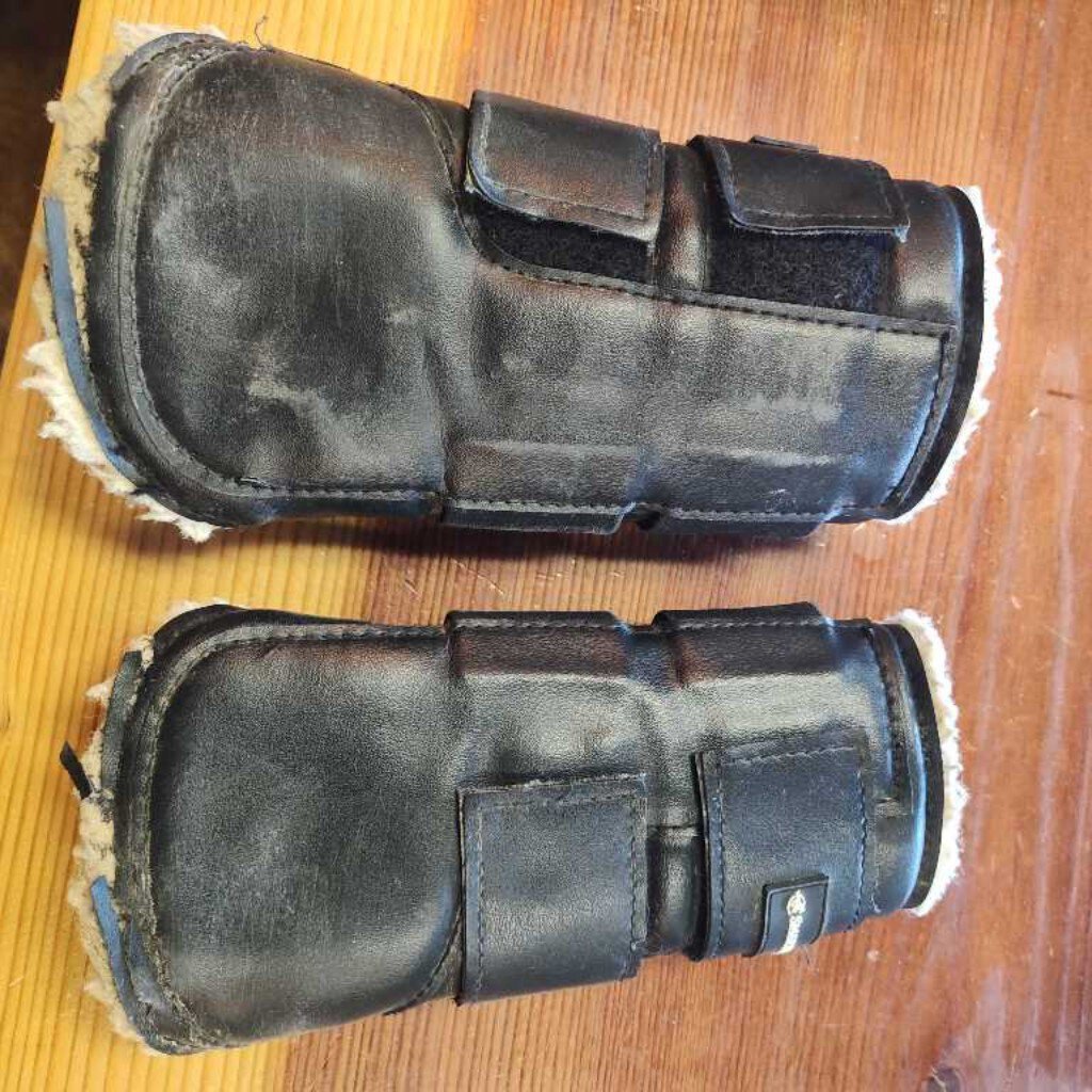 Brushing boots