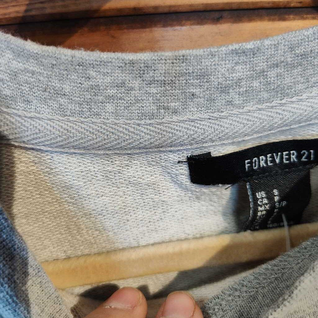Pull over sweartshirt