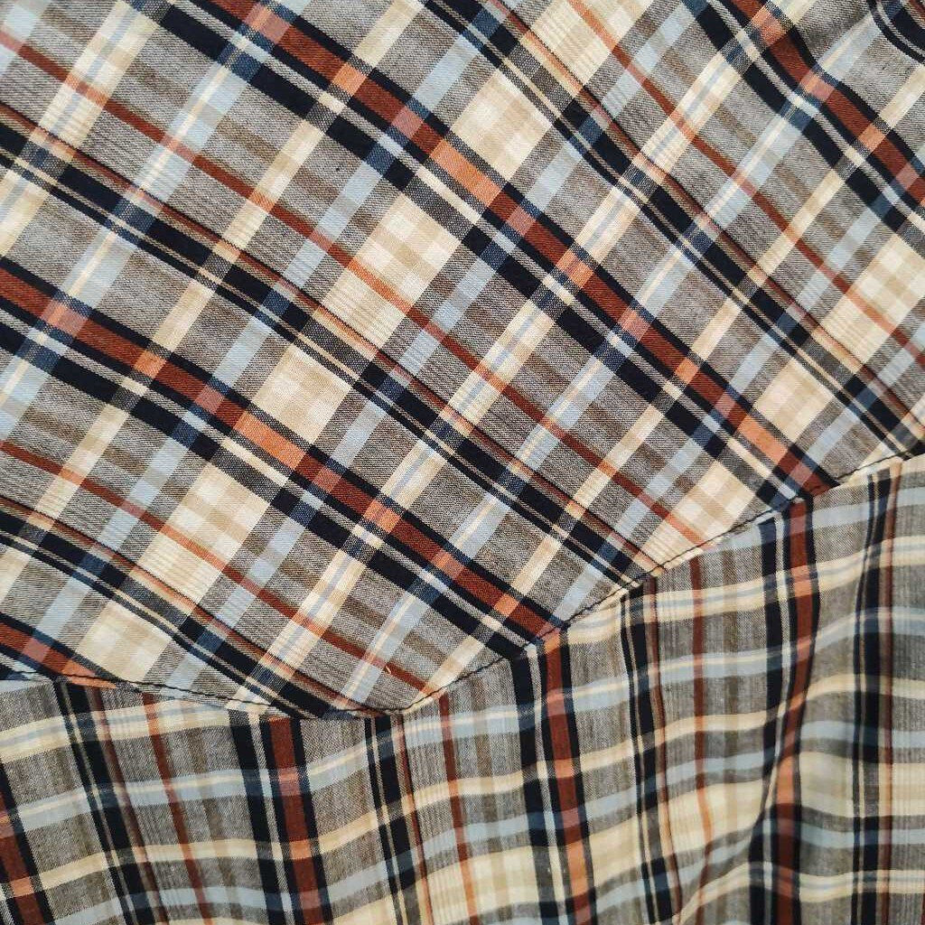 Short sleeve- Snaps- Adult