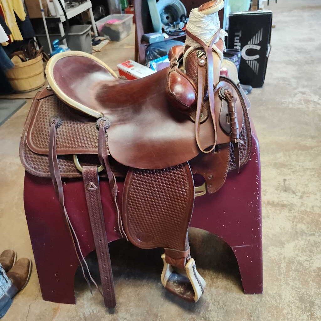 Ranch saddle