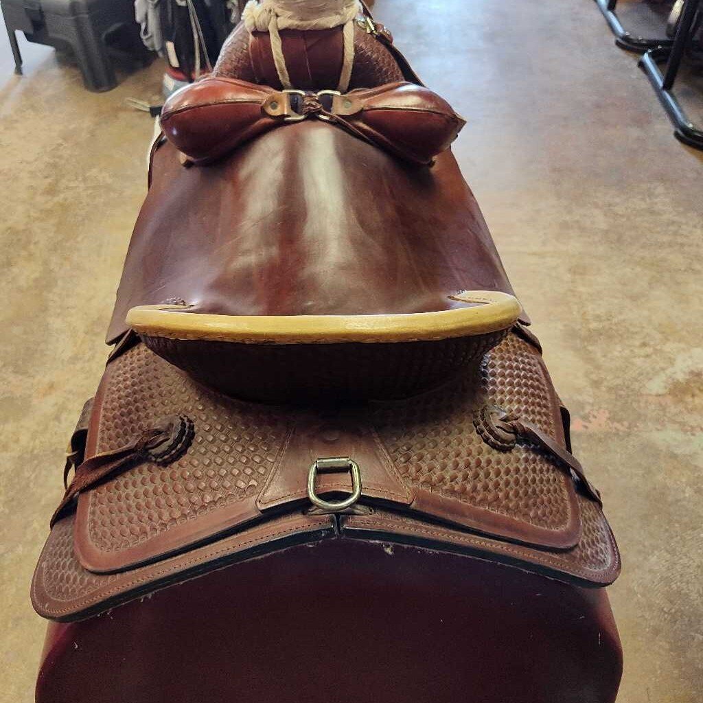 Ranch saddle