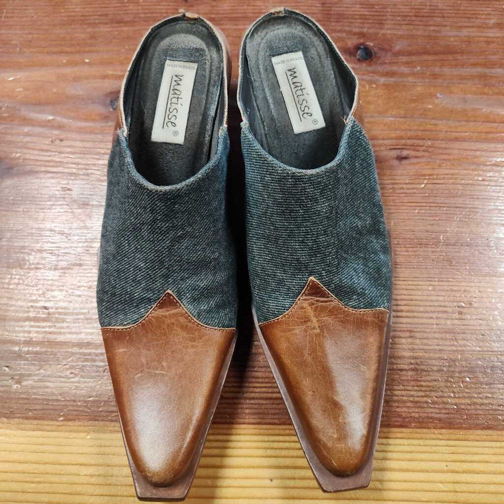 Slip on mules- pointed toe