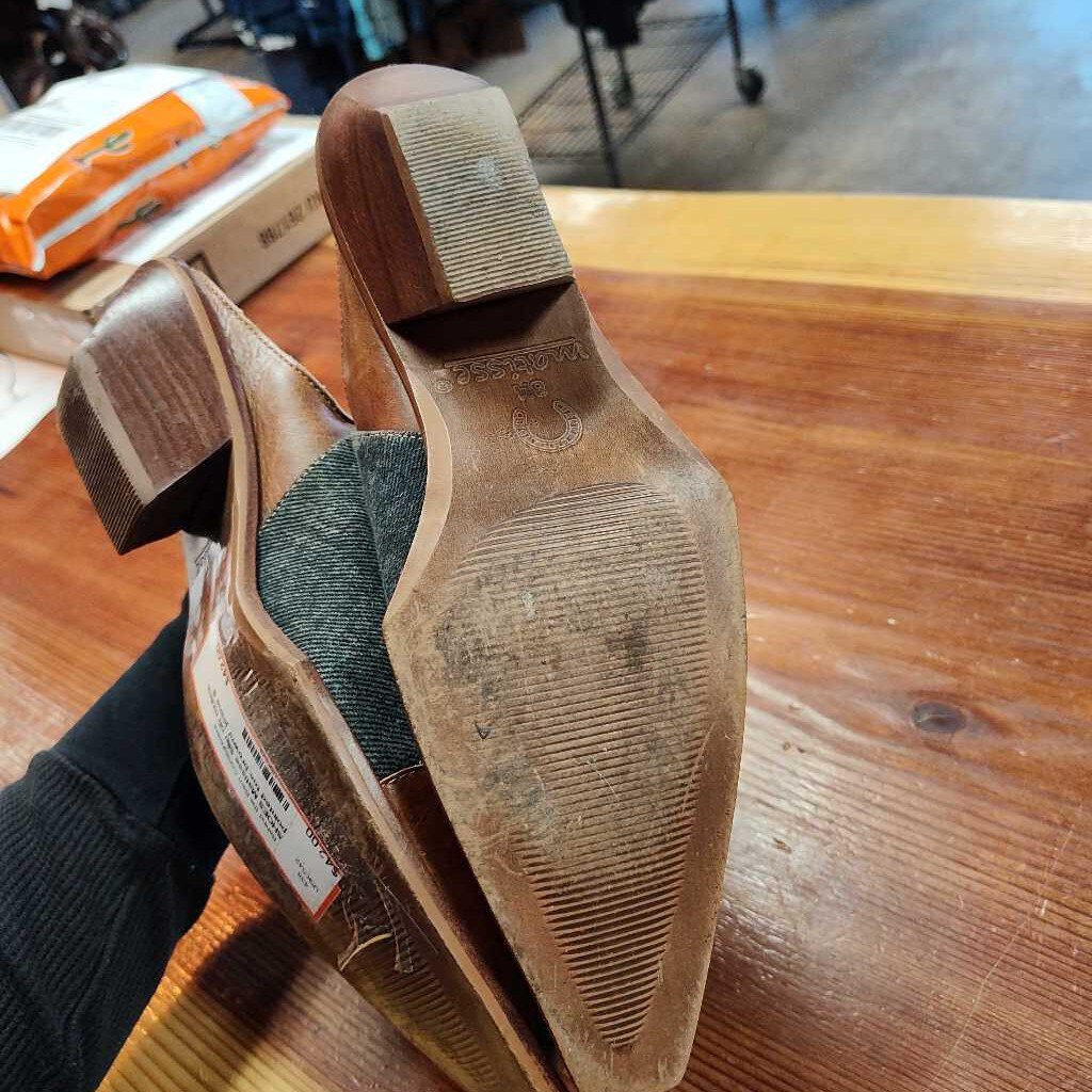 Slip on mules- pointed toe