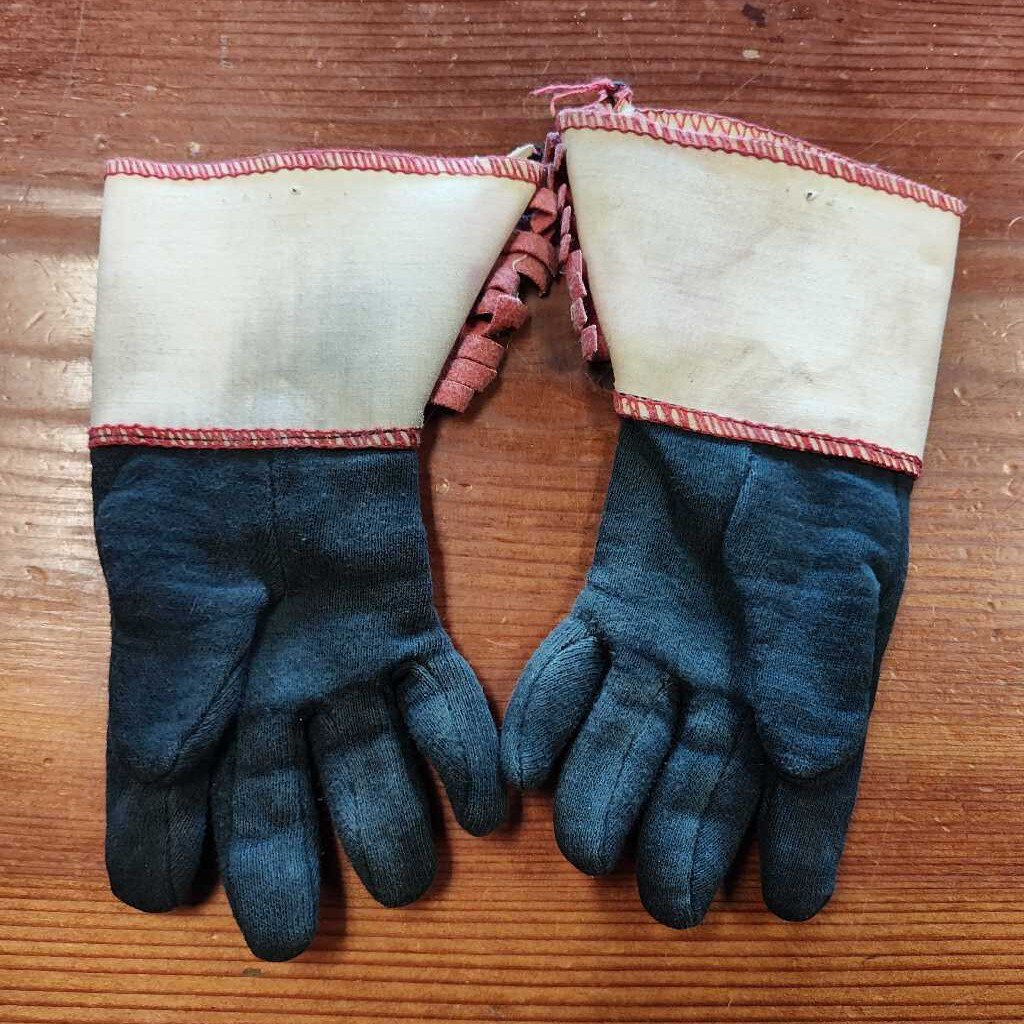 VINTAGE youth gloves!
