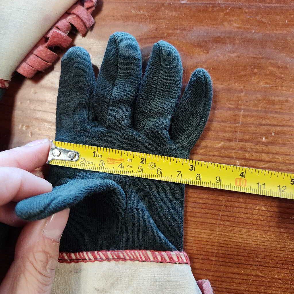 VINTAGE youth gloves!
