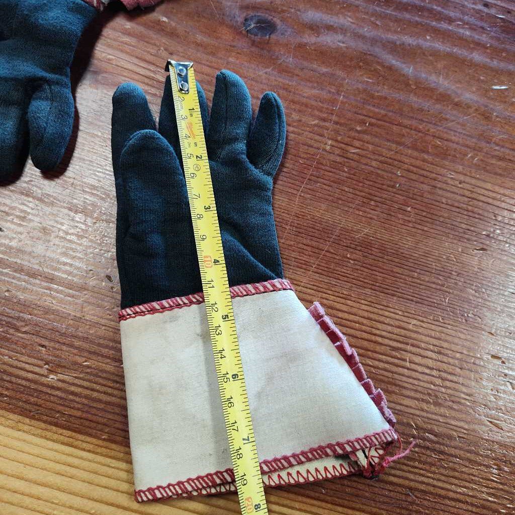 VINTAGE youth gloves!