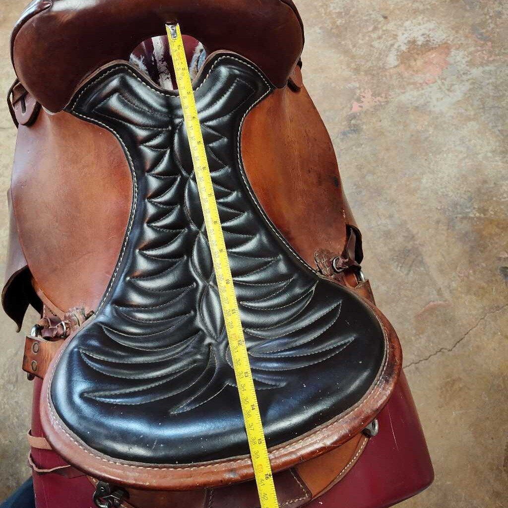 Leather endurance saddle