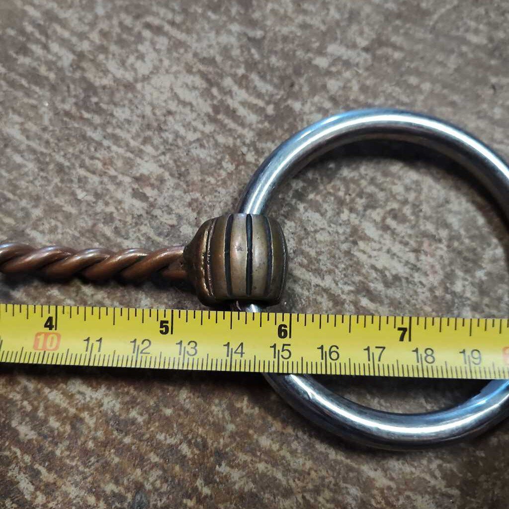 RARE- Loose ring twisted