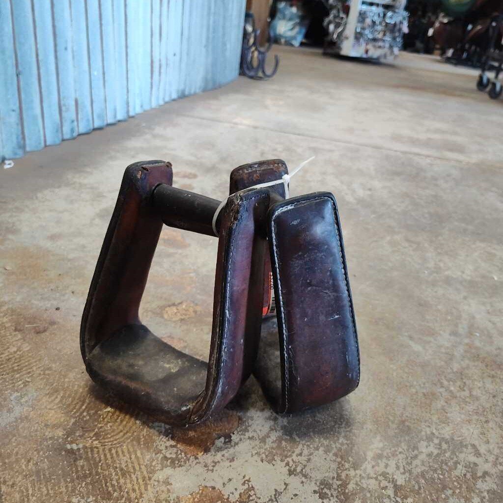 Western stirrups