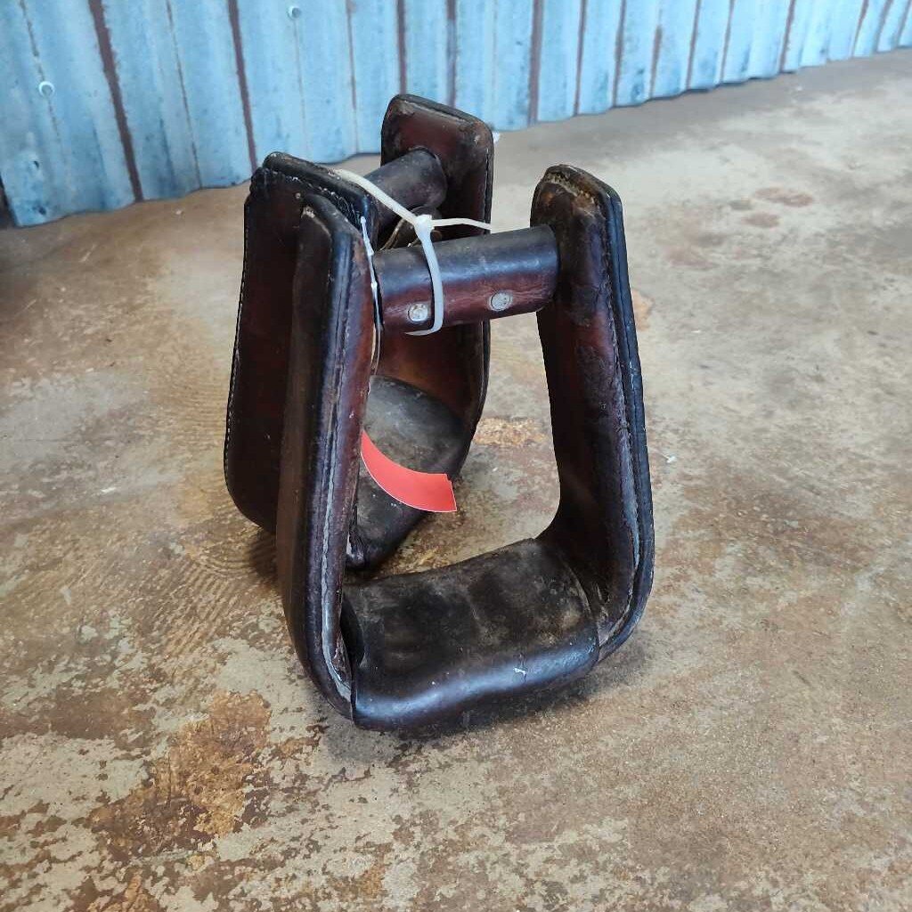 Western stirrups