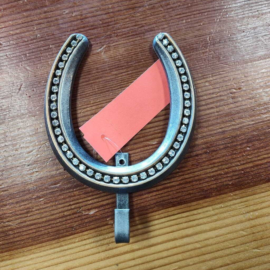 Horse shoe with gems hanger