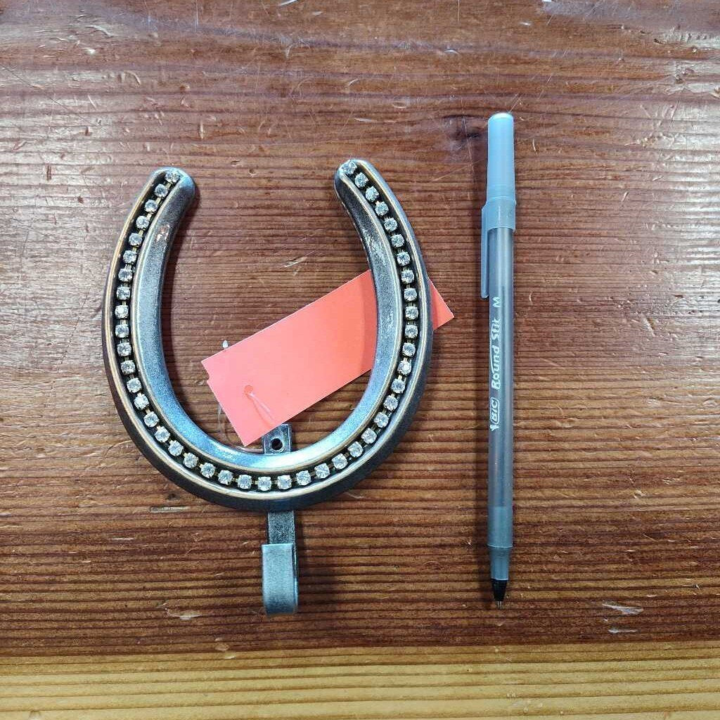 Horse shoe with gems hanger