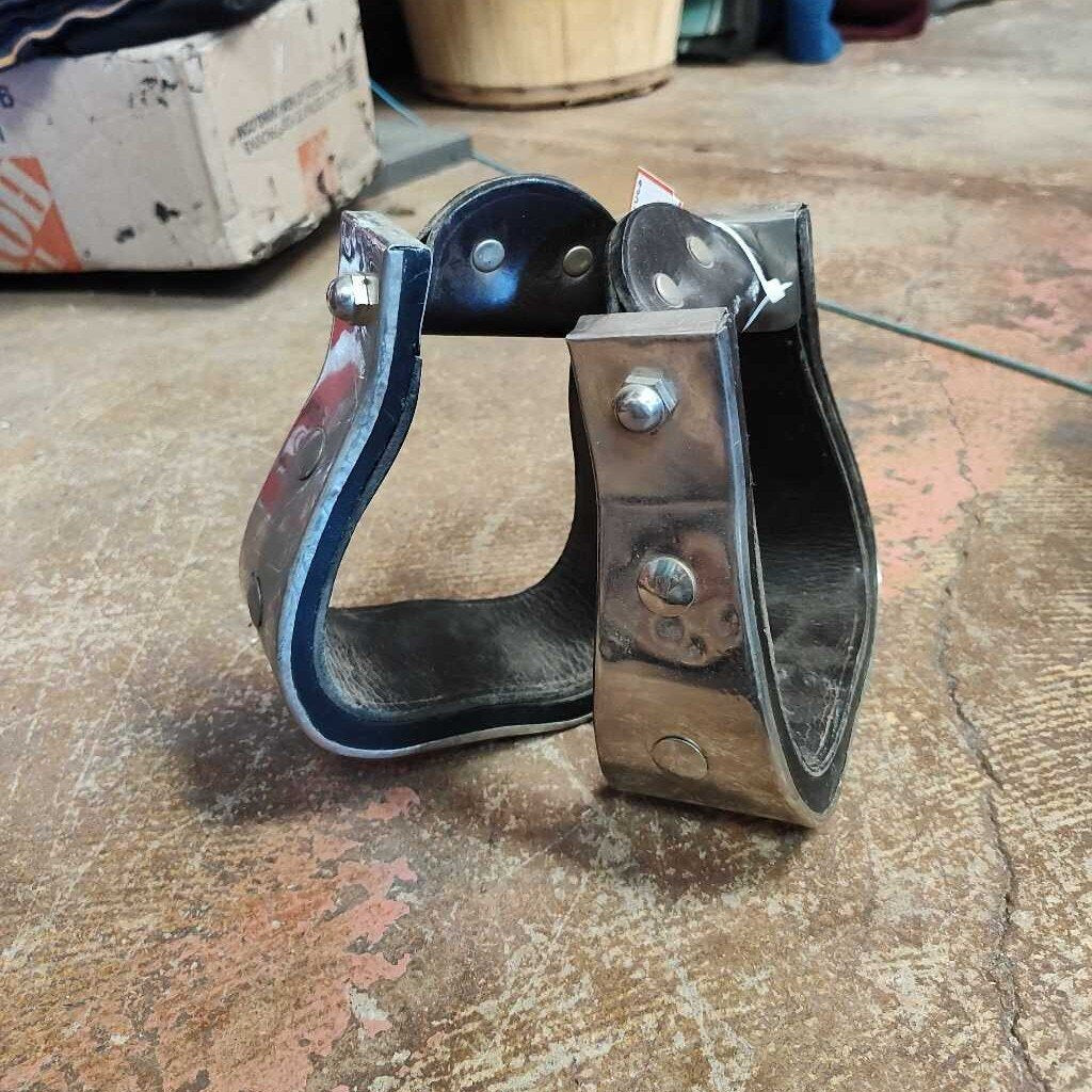 Silver show stirrups