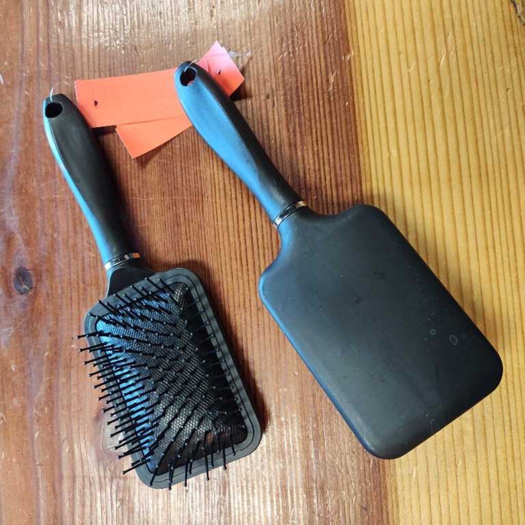 Mane & Tail paddle brush