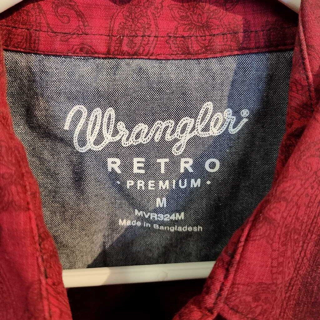 Long sleeve snaps