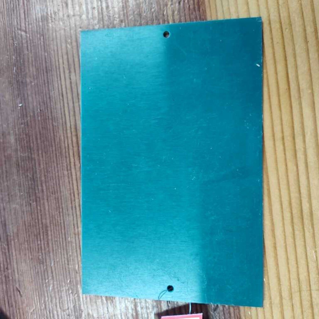 Stall feed plaques