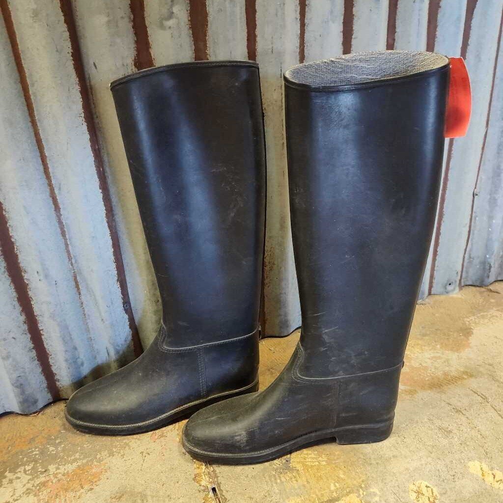 Rubber tall boots