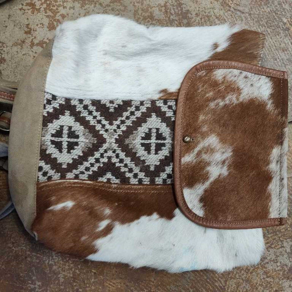 Backpack hide on