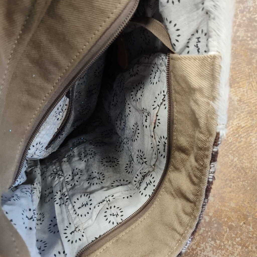Backpack hide on