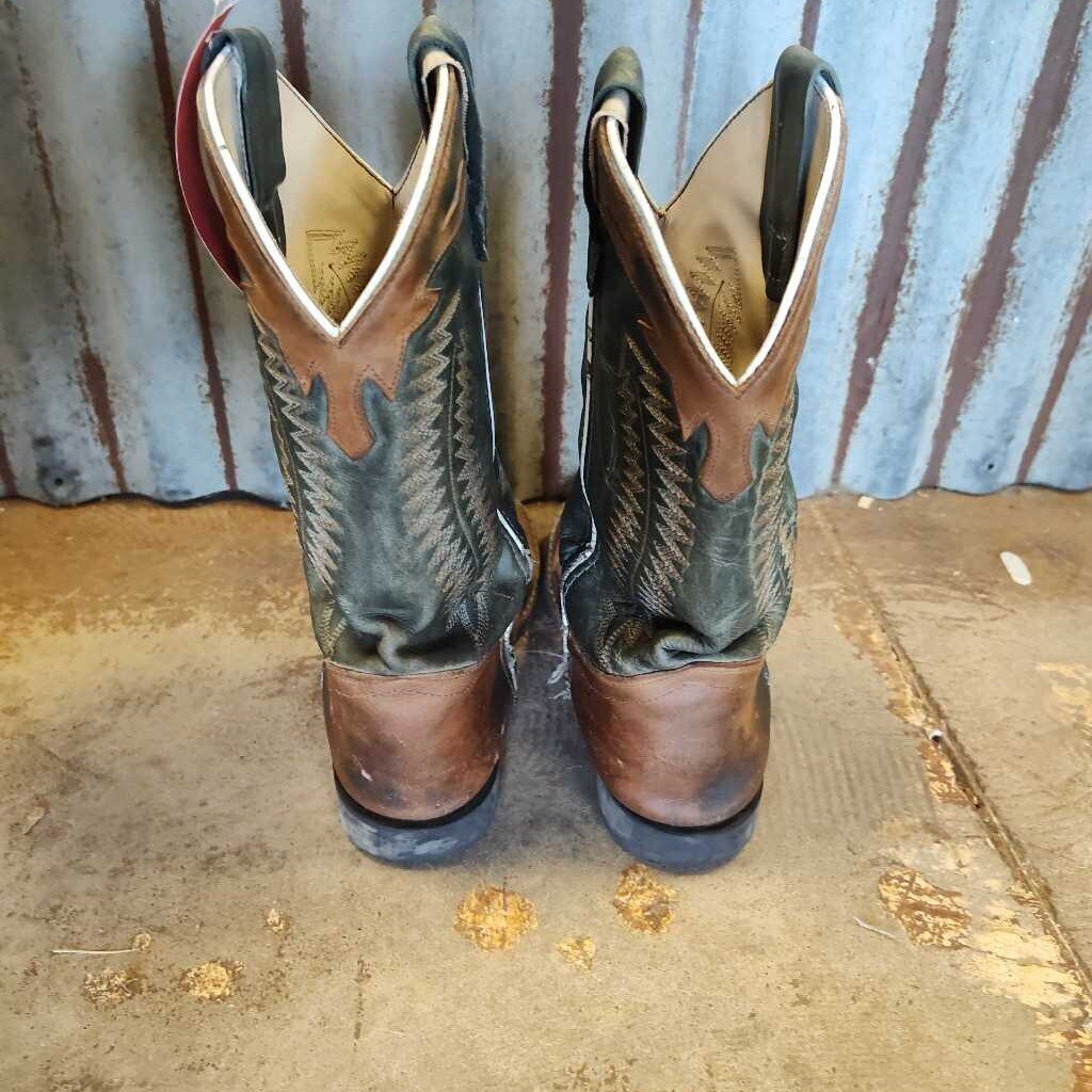 Pull on boots- youth