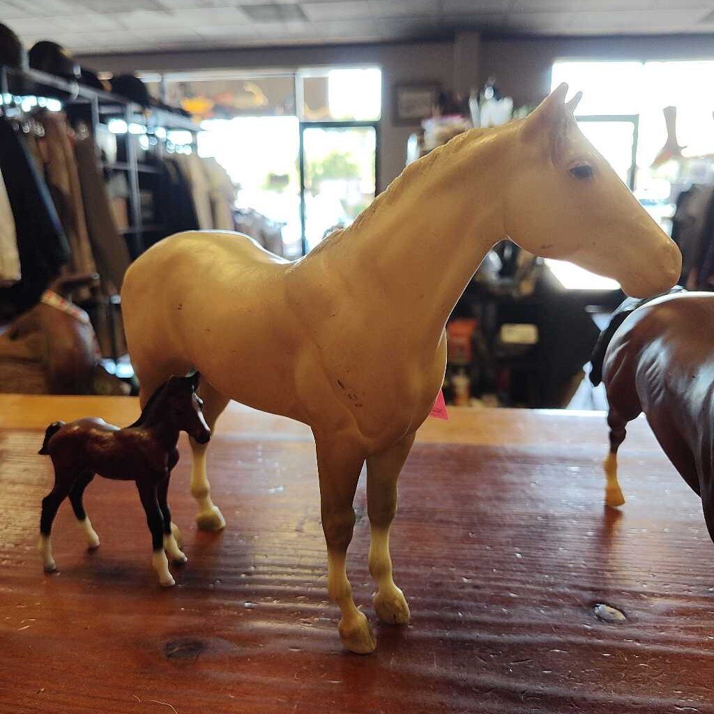 Lady Phase with colt