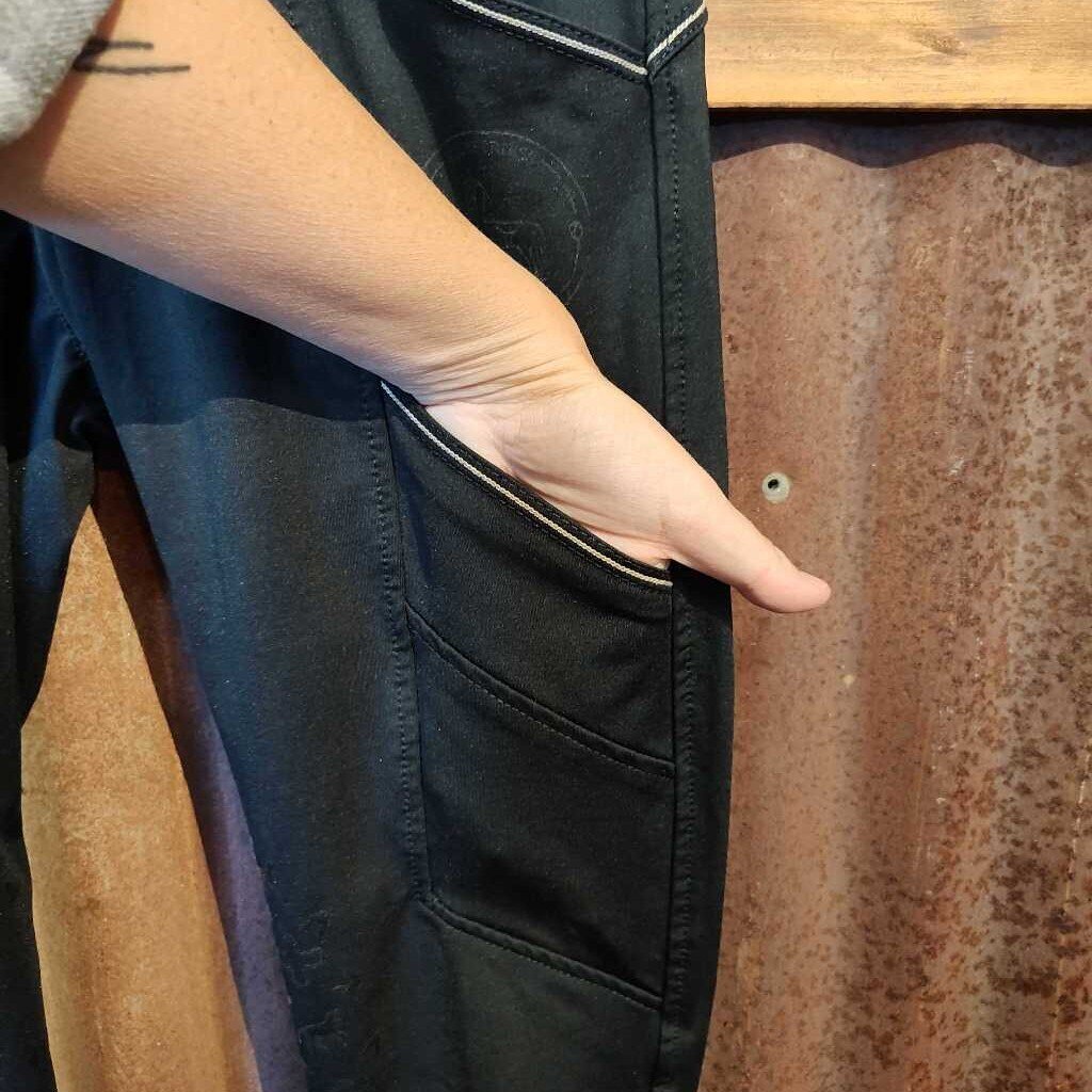 Pull on knee patch- adult