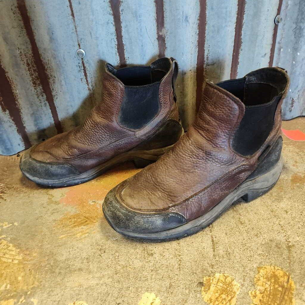 Pull on boots