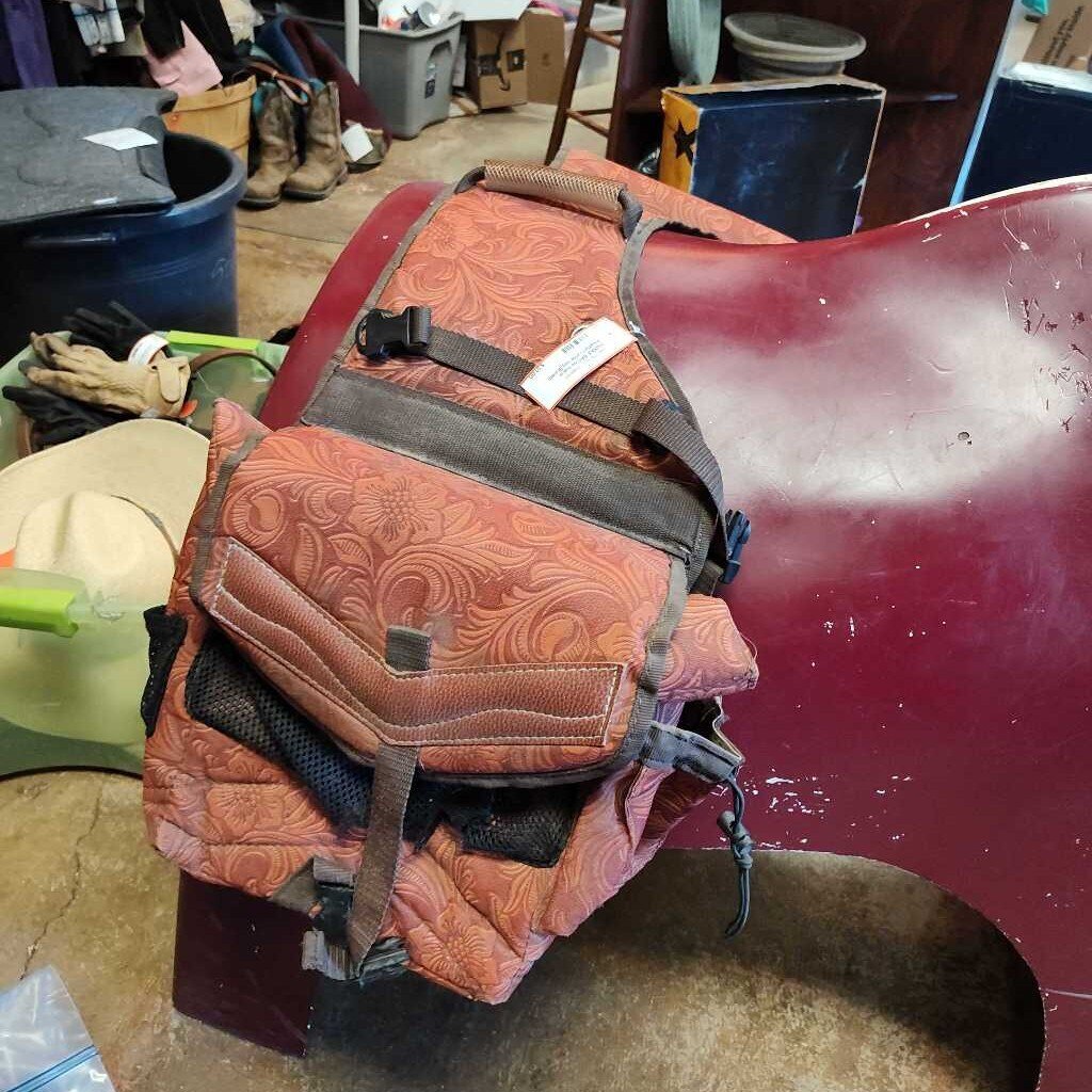 Insulated cantle bag