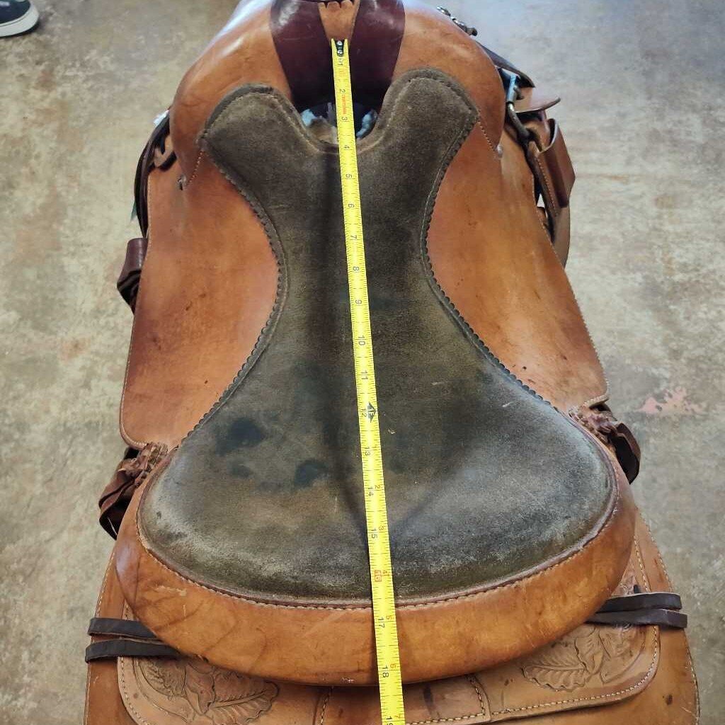 Roping saddle