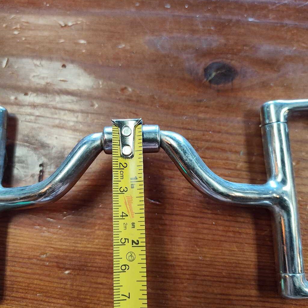 D ring with hooks