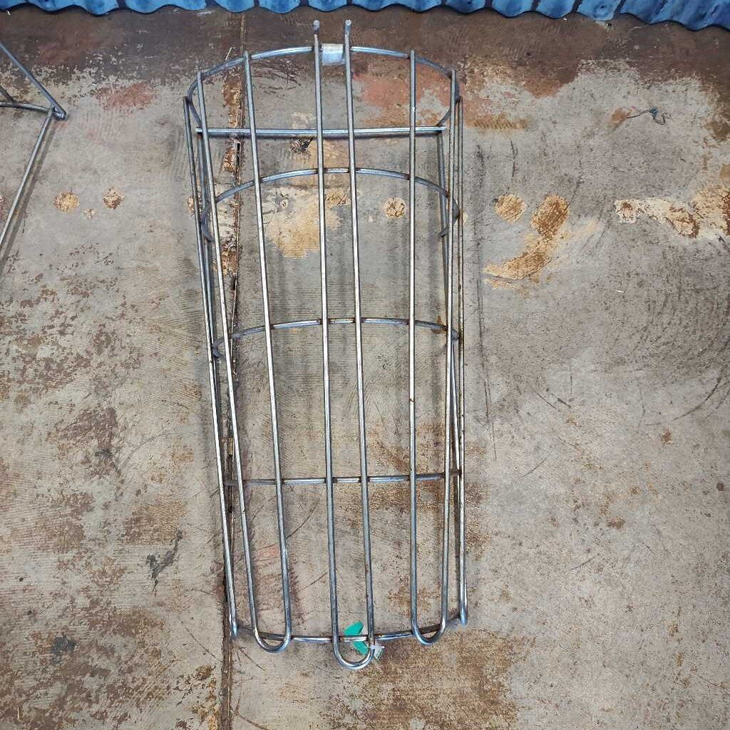 wall mounted saddle rack