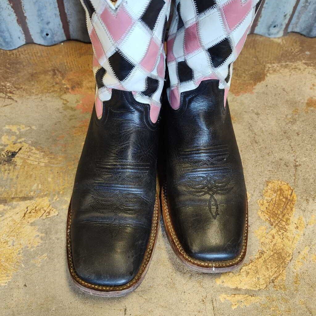 Pull on womans boots
