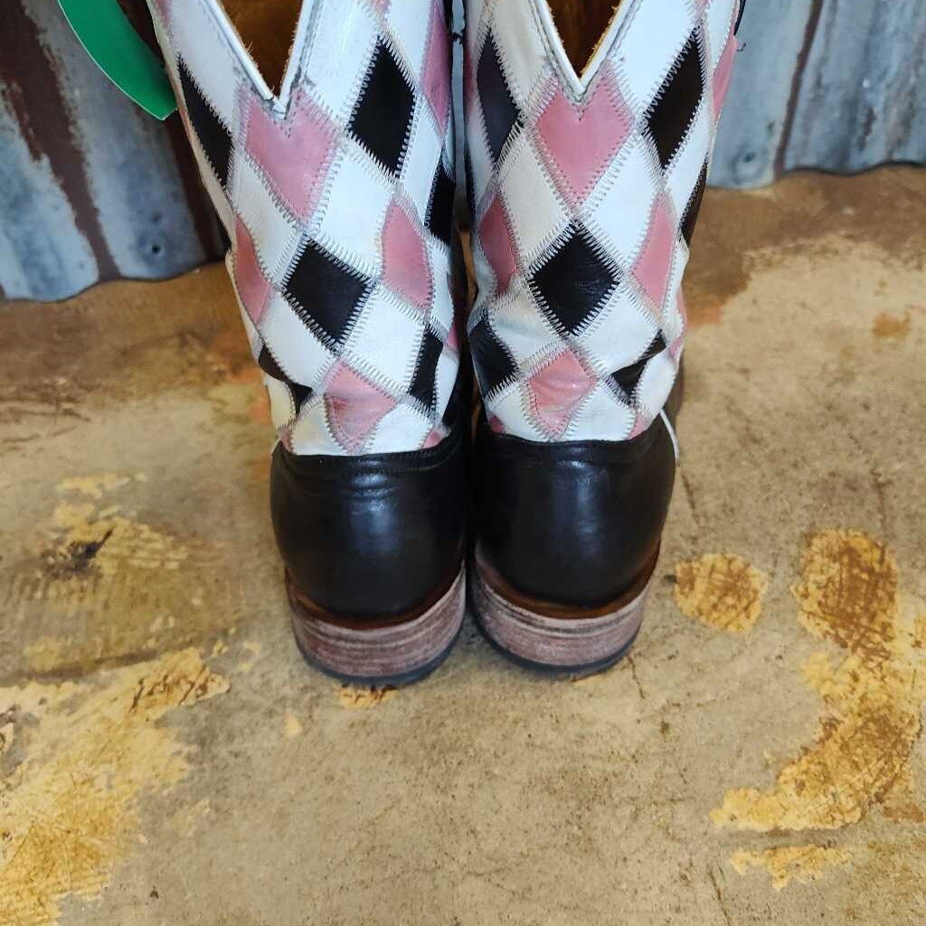 Pull on womans boots
