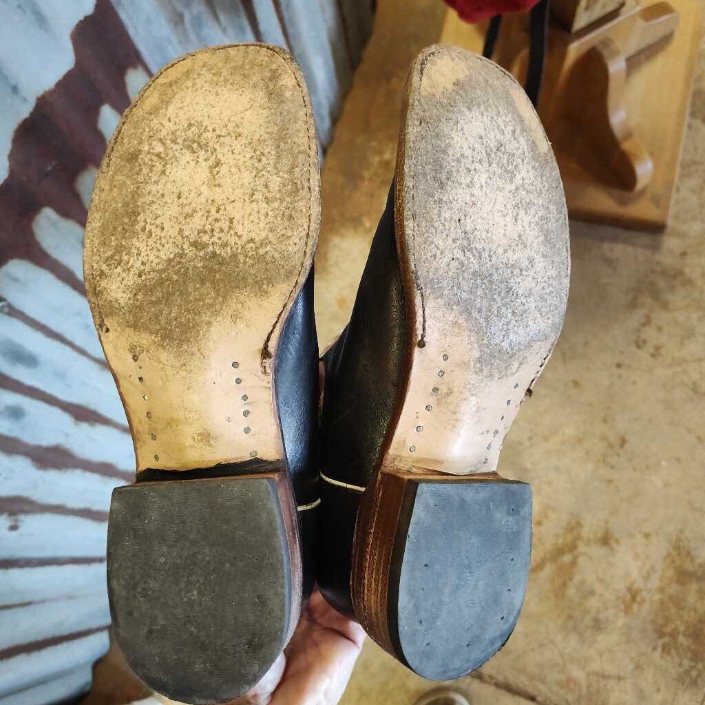 Pull on womans boots