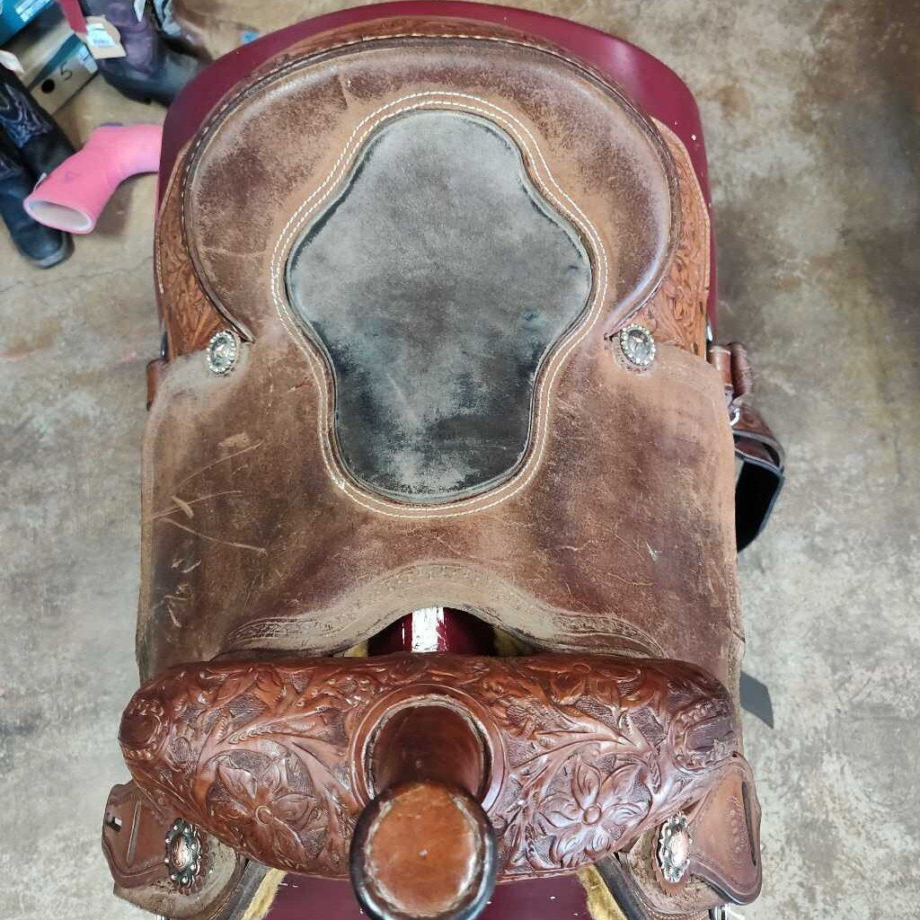 Barrel saddle