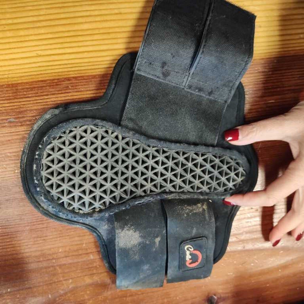splint/ brushing boots