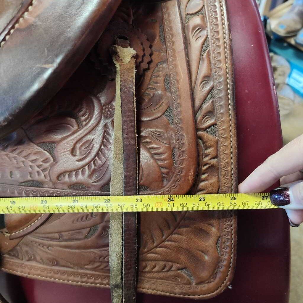 older western saddle in great condition