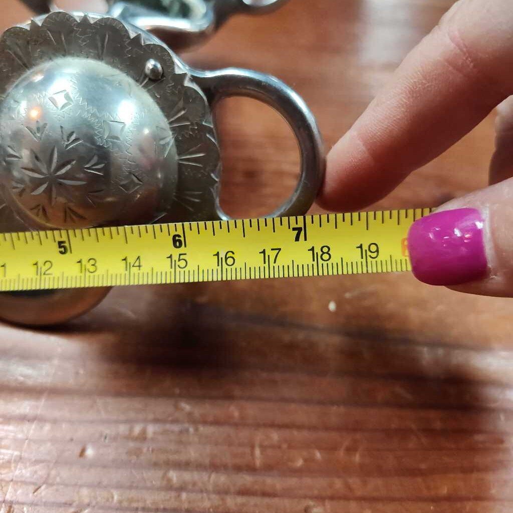 Low port with roller