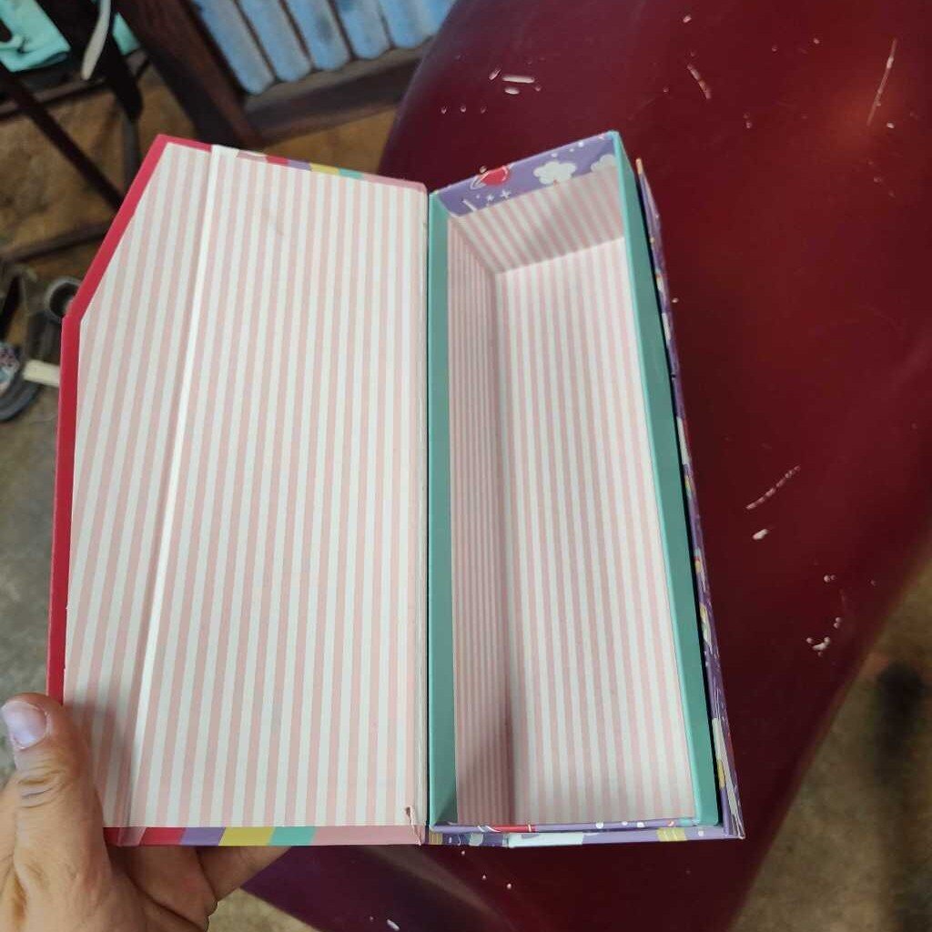 Box- unicorn