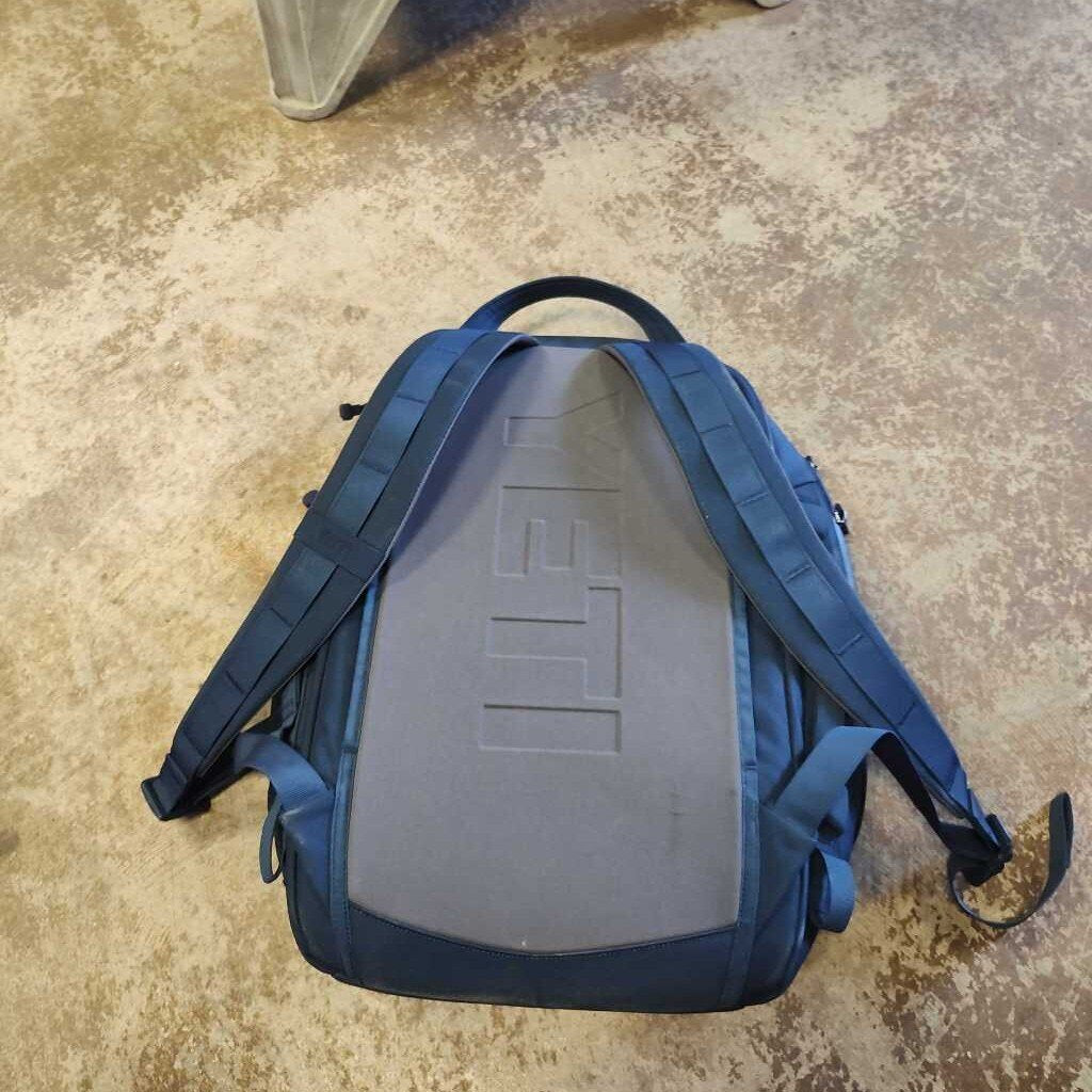 Like new- Back pack- CINCH